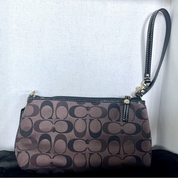 Coach canvas wristlet - Picture 2 of 8